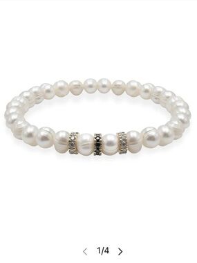 Que Pearl Bead Stretch Bracelet with Rhinestone Spacers